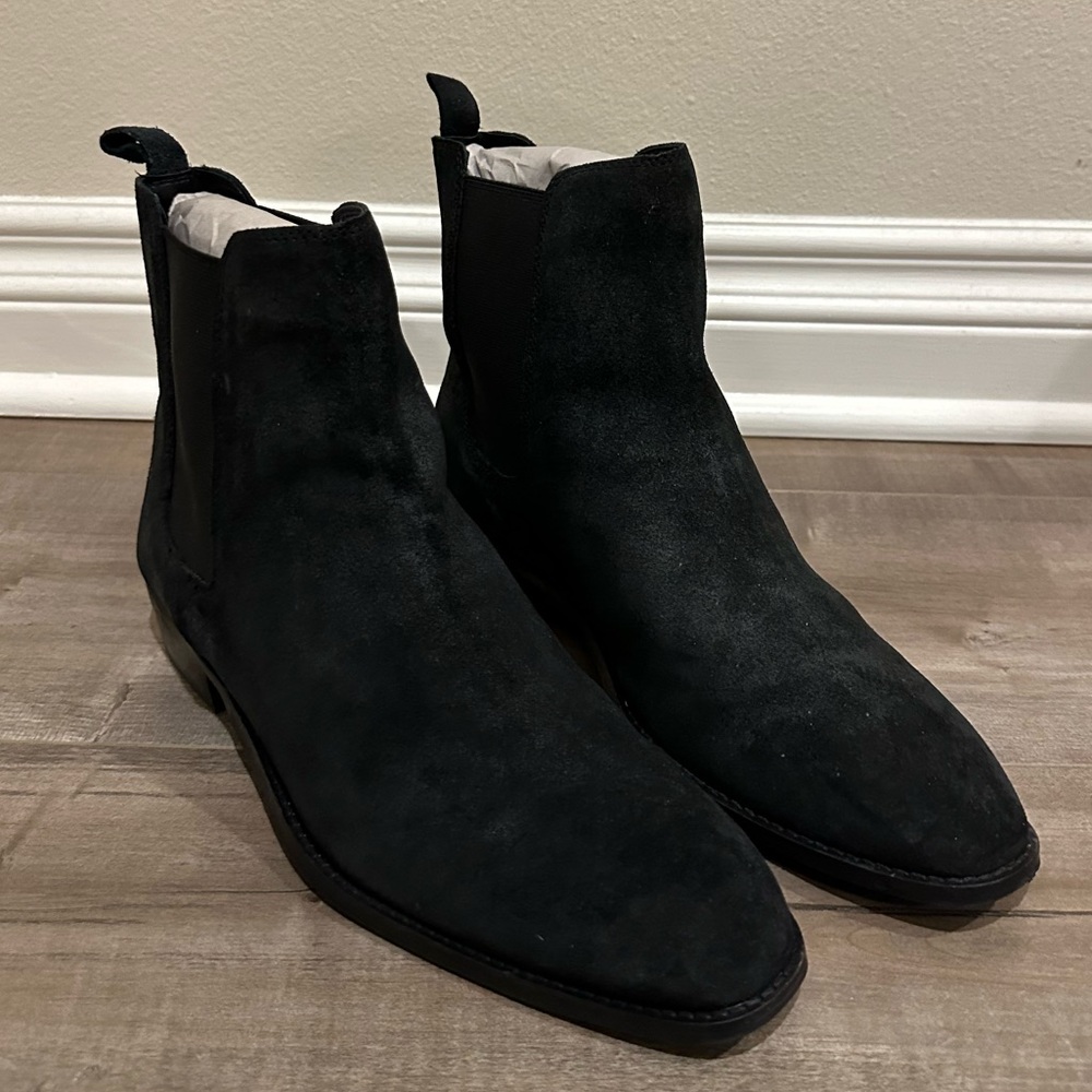 Urban Outfitters Chelsea Boots